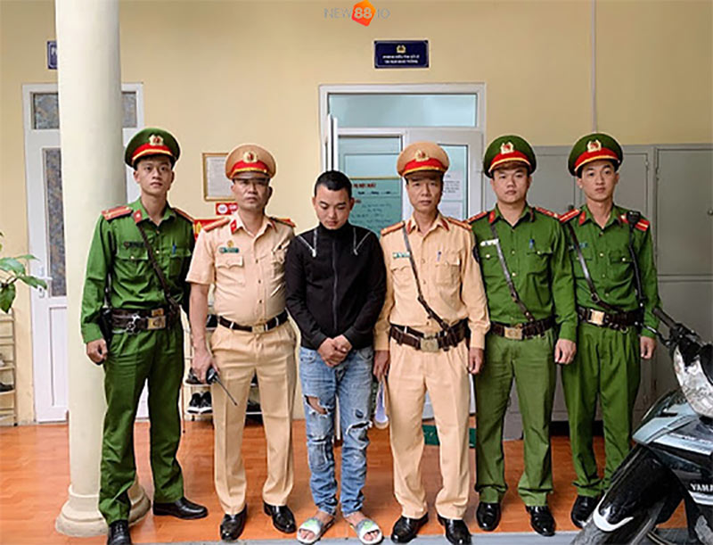 Mơ Thấy Công An Bắt, Bị Công An Điềm gì? Đánh con gì? 8 Mộng thấy công an hình sự bắt là điềm báo gì?